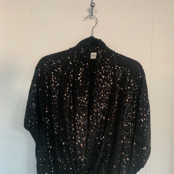 SHIMMER FIFTEEN-TWENTY GLAMOUR TOP - Picture 2 of 4